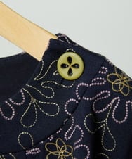 GJKDD30220 Jocomomola(ホコモモラ) Crisantemo curvo フラワー総刺繡カットソー ネイビー