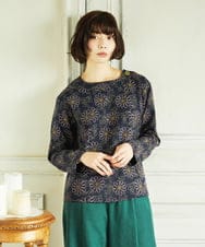 GJKDD30220 Jocomomola(ホコモモラ) Crisantemo curvo フラワー総刺繡カットソー ネイビー