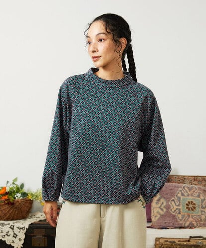 GJKDD31180  【先行予約】幾何学柄ジャカードカットソー