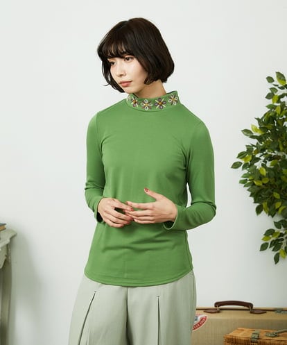 GJKDD32120 Jocomomola ベアスムース 配色フラワー刺繍カットソー