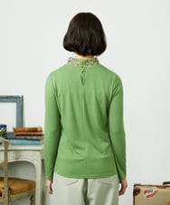 GJKDD32120 Jocomomola(ホコモモラ) ベアスムース 配色フラワー刺繍カットソー グリーン