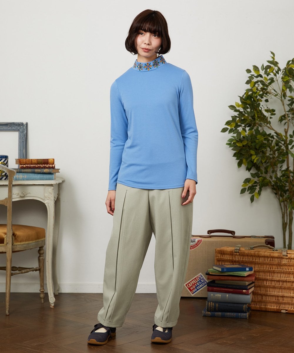 GJKDD32120 Jocomomola(ホコモモラ) ベアスムース 配色フラワー刺繍カットソー ブルー