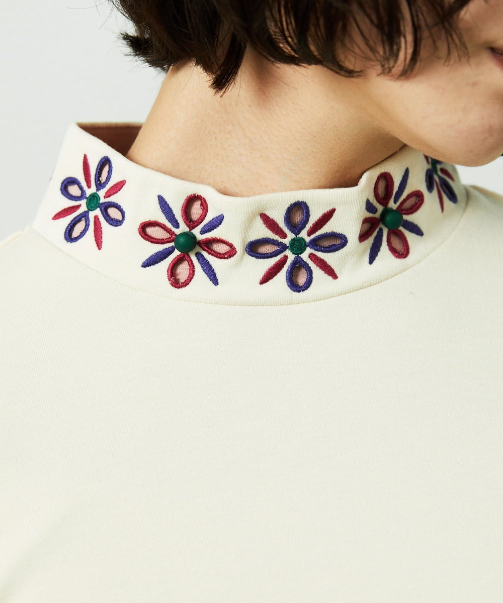 GJKDD32120 Jocomomola(ホコモモラ) ベアスムース 配色フラワー刺繍カットソー アイボリー