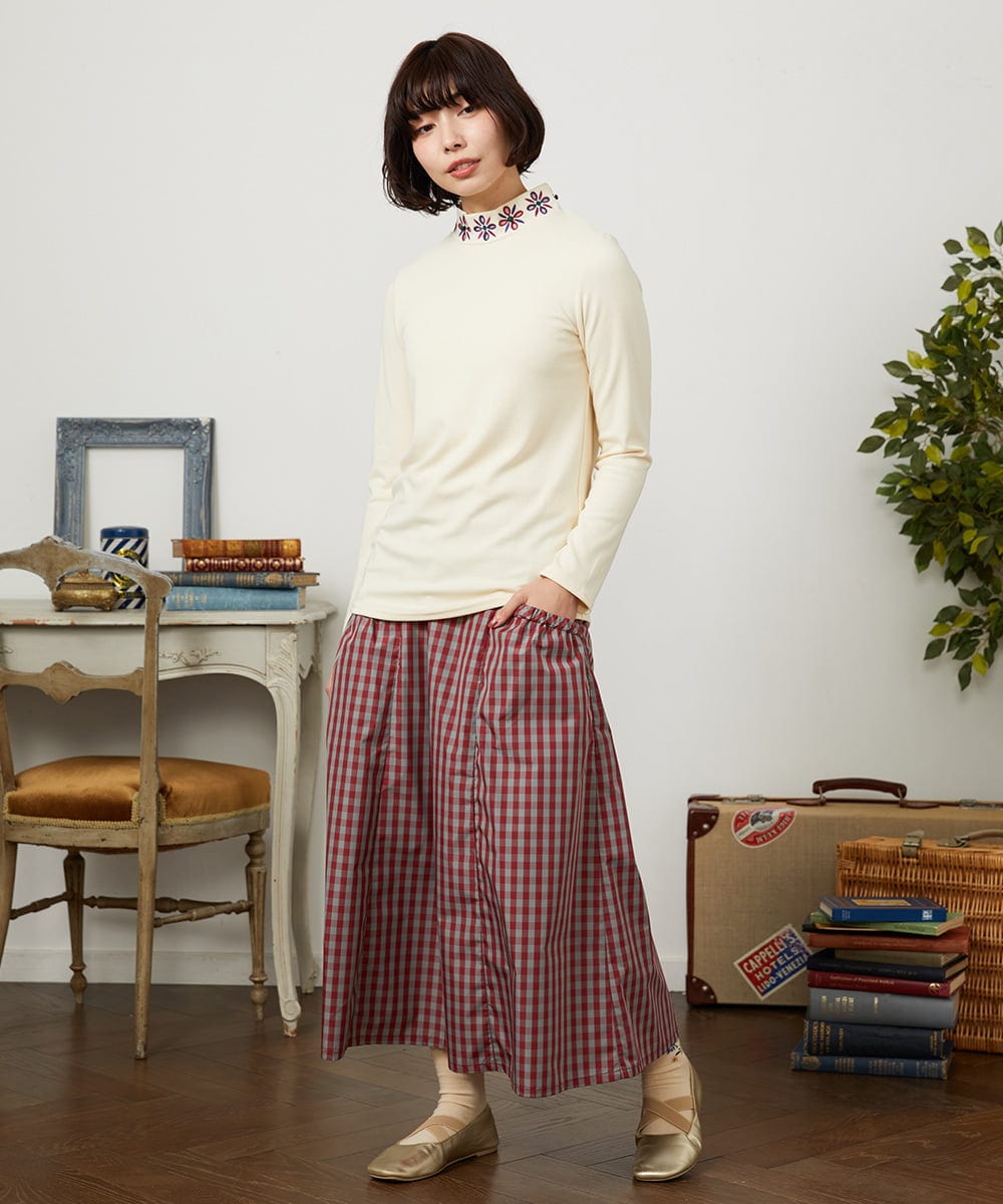 GJKDD32120 Jocomomola(ホコモモラ) ベアスムース 配色フラワー刺繍カットソー アイボリー