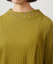 GJKDD34140 Jocomomola(ホコモモラ) 【2WAY】Tierras de cuitivo フラワー刺繍カットソー マスタード