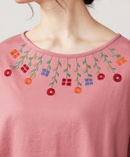 GJKFA02130 Jocomomola(ホコモモラ) Verde pera フラワー刺繍Tシャツ ピンク
