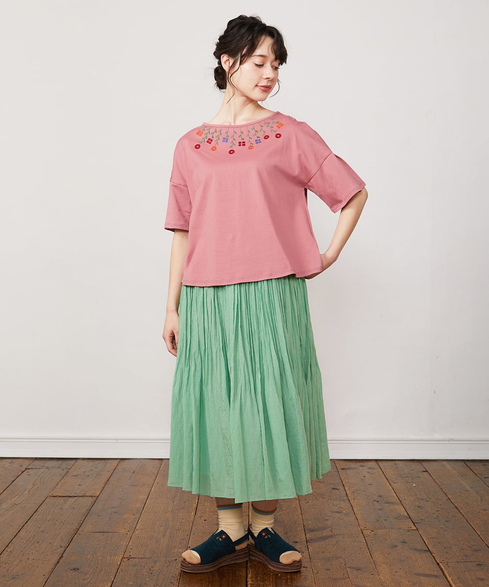GJKFA02130 Jocomomola(ホコモモラ) Verde pera フラワー刺繍Tシャツ ピンク