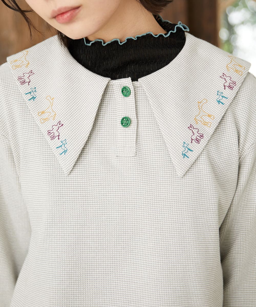 GJKFD02200 Jocomomola(ホコモモラ) Aventura セーラーカラーアニマル刺繍入りカットソー ライトグレー