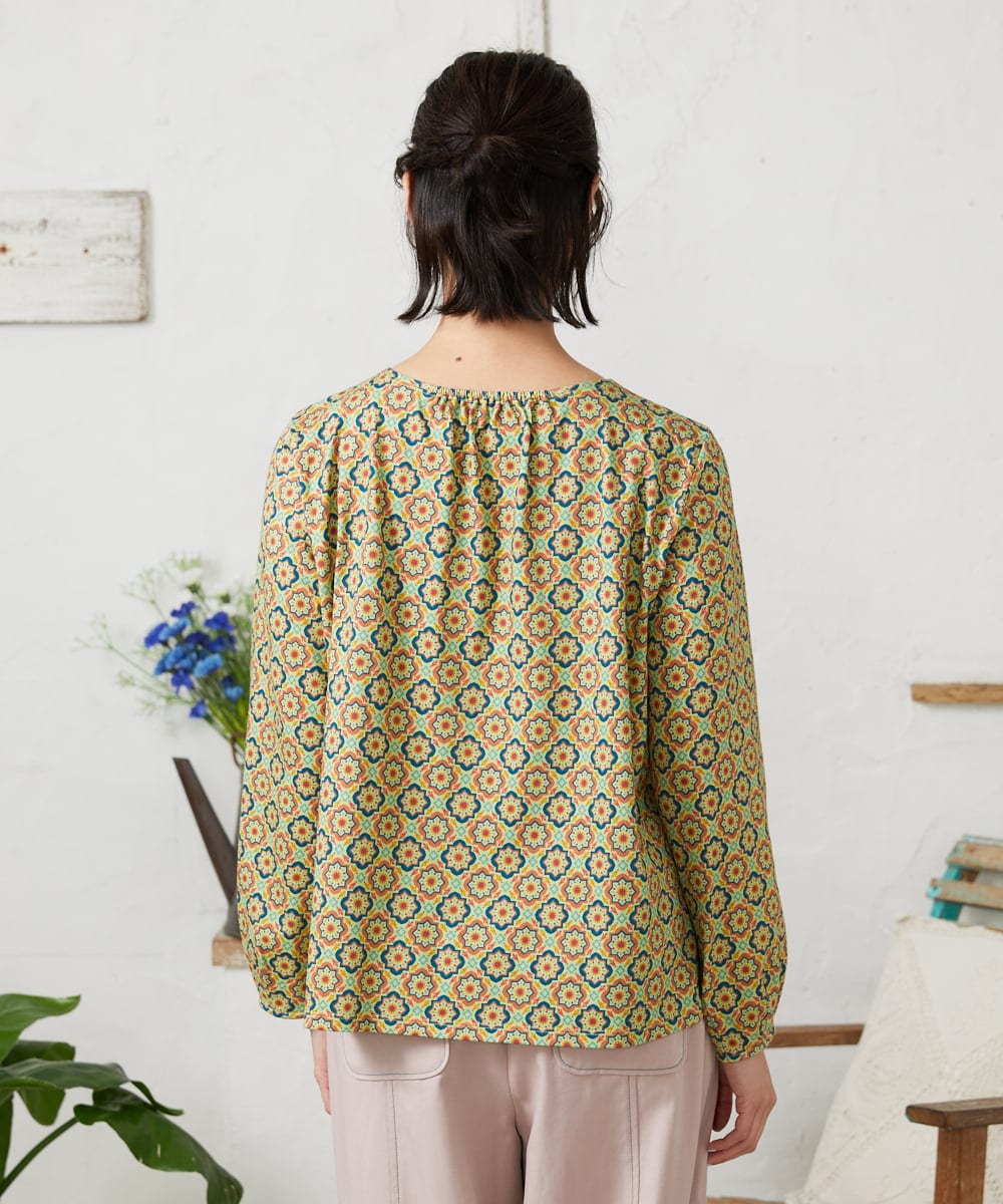 GJKFD30180 Jocomomola(ホコモモラ) En un sueno 幾何学プリントカットソー グリーン