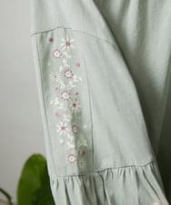 GJKFD32180 Jocomomola(ホコモモラ) 天竺フラワー刺繍カットソー グリーン