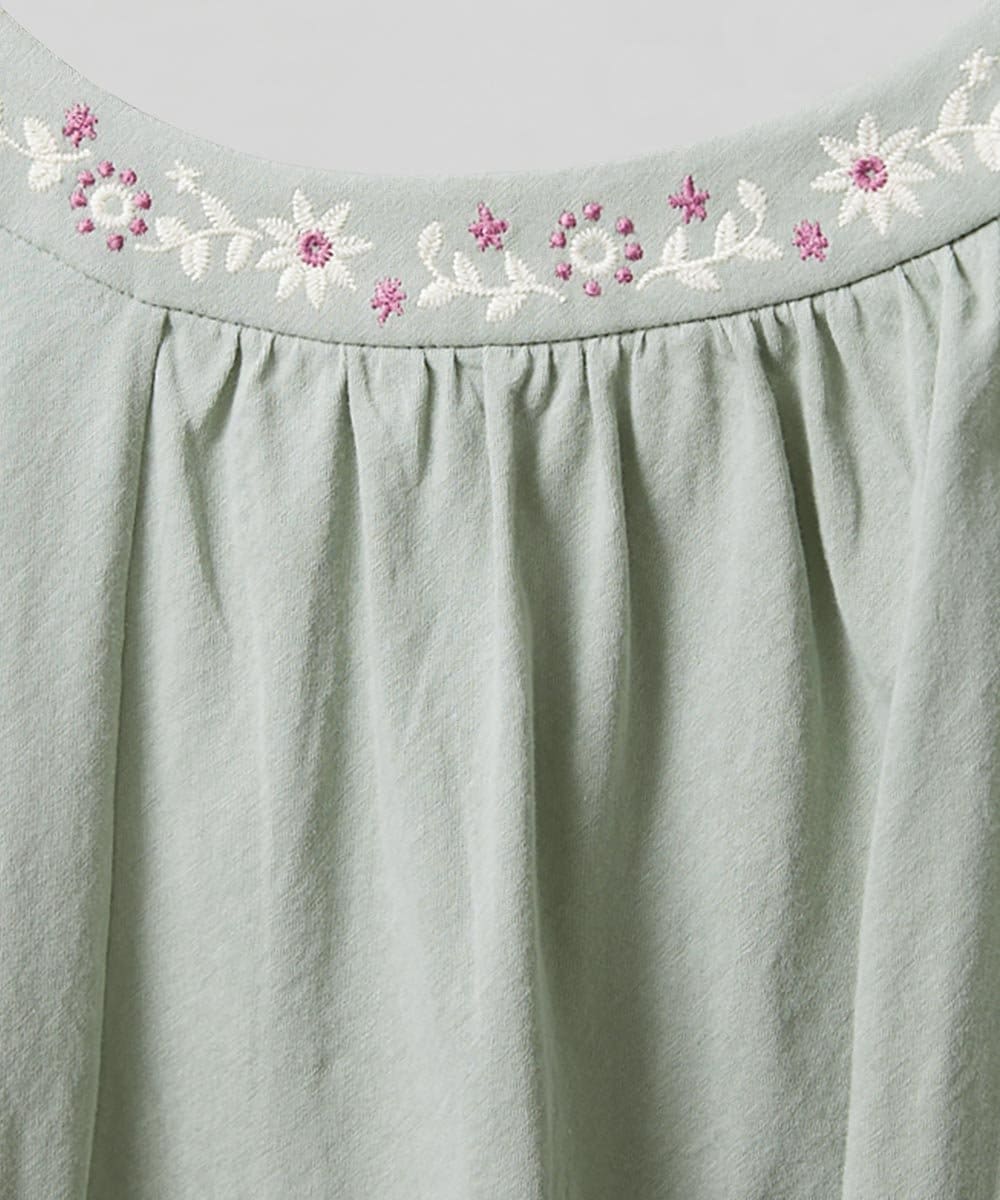 GJKFD32180 Jocomomola(ホコモモラ) 天竺フラワー刺繍カットソー グリーン