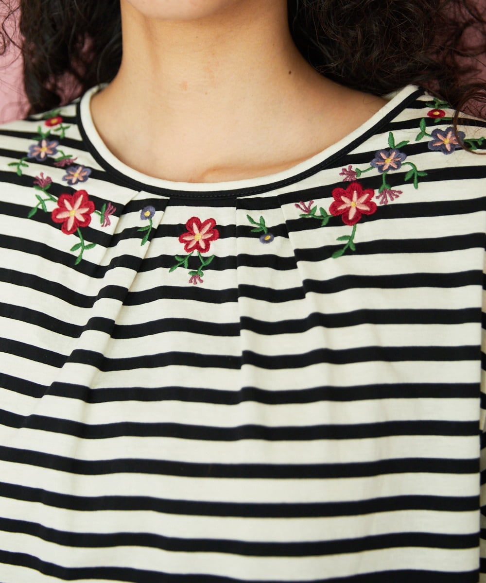 GJKGA34150 Jocomomola(ホコモモラ) シルケット天竺フラワーボーダー刺繍Tシャツ マルチボーダー