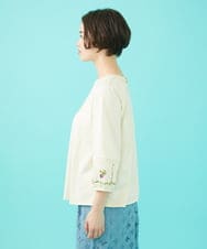 GJKGA37180 Jocomomola(ホコモモラ) Salida コットン天竺フラワー刺繡カットソー アイボリー