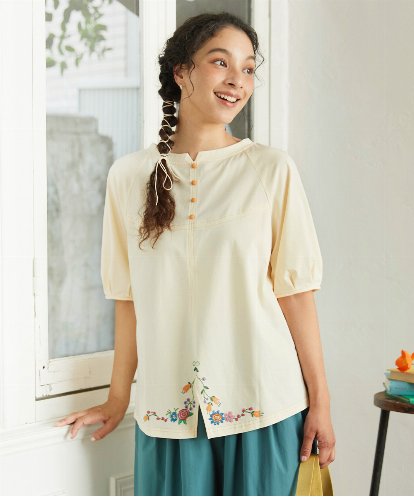 GJKGD01180 Jocomomola 【接触冷感/2WAY】T/C天竺 フラワープリントTシャツ