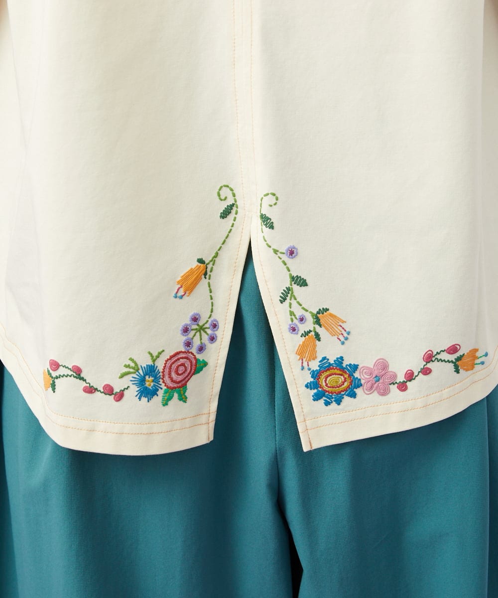 GJKGD01180 Jocomomola(ホコモモラ) 【接触冷感/2WAY】T/C天竺 フラワープリントTシャツ アイボリー