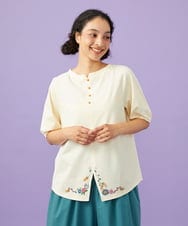 GJKGD01180 Jocomomola(ホコモモラ) 【接触冷感/2WAY】T/C天竺 フラワープリントTシャツ アイボリー