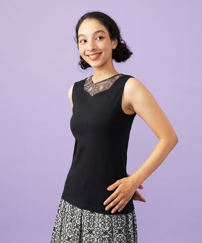 GJKGD32100 Jocomomola 【2WAY】フラワー刺繍シフォンタンクトップ