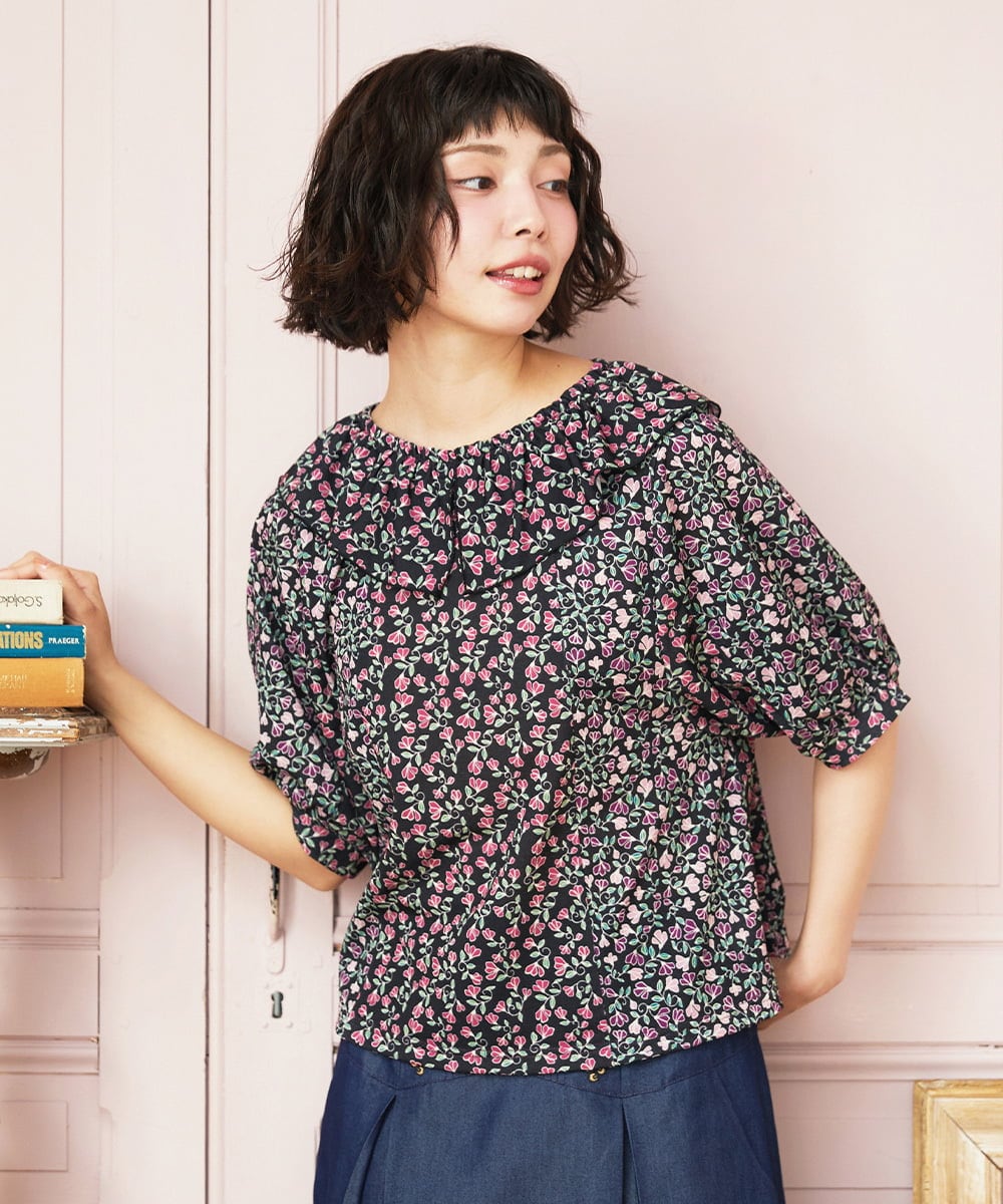 GJKGE03200 Jocomomola 【接触冷感】Dulcinea フラワープリントビッグカラーカットソー