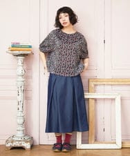GJKGE03200 Jocomomola(ホコモモラ) 【接触冷感】Dulcinea フラワープリントビッグカラーカットソー ブラック
