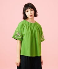 GJKGE39170 Jocomomola(ホコモモラ) Jardin テレコフラワーコード刺繍Tシャツ グリーン