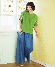GJKGE39170 Jocomomola(ホコモモラ) Jardin テレコフラワーコード刺繍Tシャツ グリーン