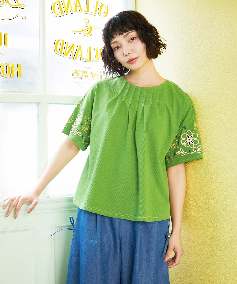 GJKGE39170 Jocomomola(ホコモモラ) Jardin テレコフラワーコード刺繍Tシャツ グリーン
