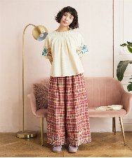 GJKGE39170 Jocomomola(ホコモモラ) Jardin テレコフラワーコード刺繍Tシャツ アイボリー