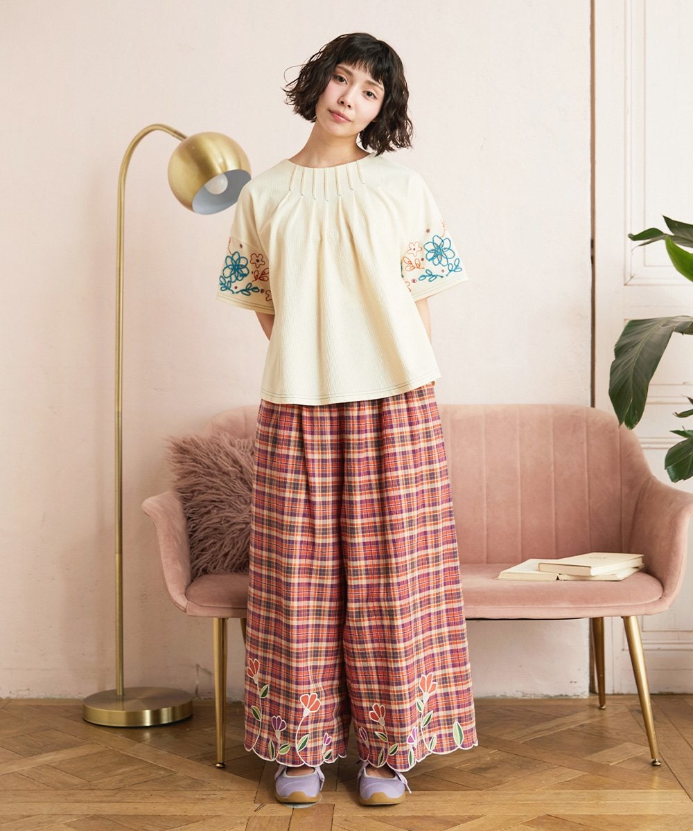 GJKGE39170 Jocomomola(ホコモモラ) Jardin テレコフラワーコード刺繍Tシャツ アイボリー