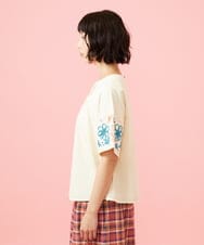 GJKGE39170 Jocomomola(ホコモモラ) Jardin テレコフラワーコード刺繍Tシャツ アイボリー