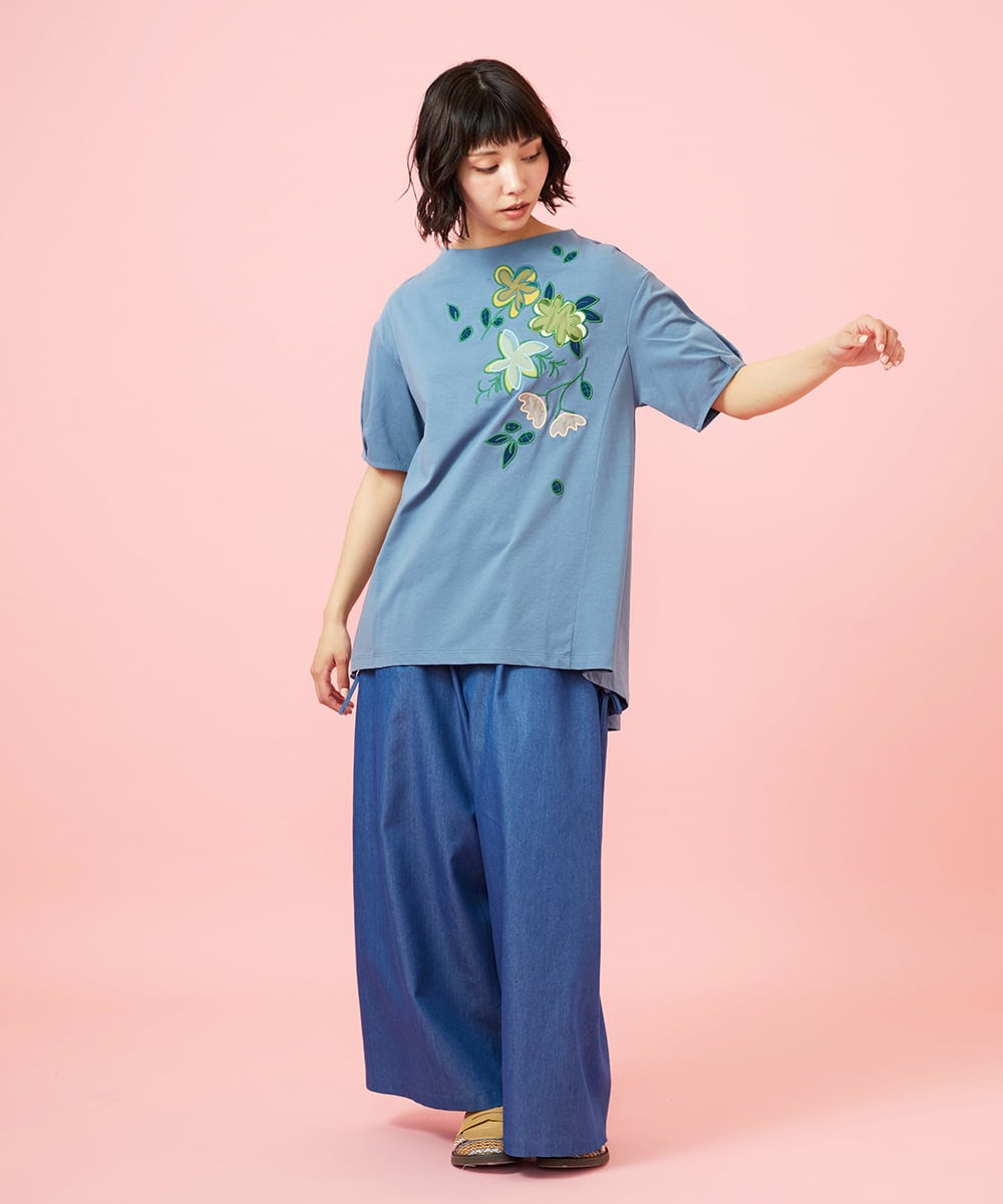 GJKGE45170 Jocomomola(ホコモモラ) 【接触冷感】Fresco 天竺フラワーアップリケTシャツ ブルー
