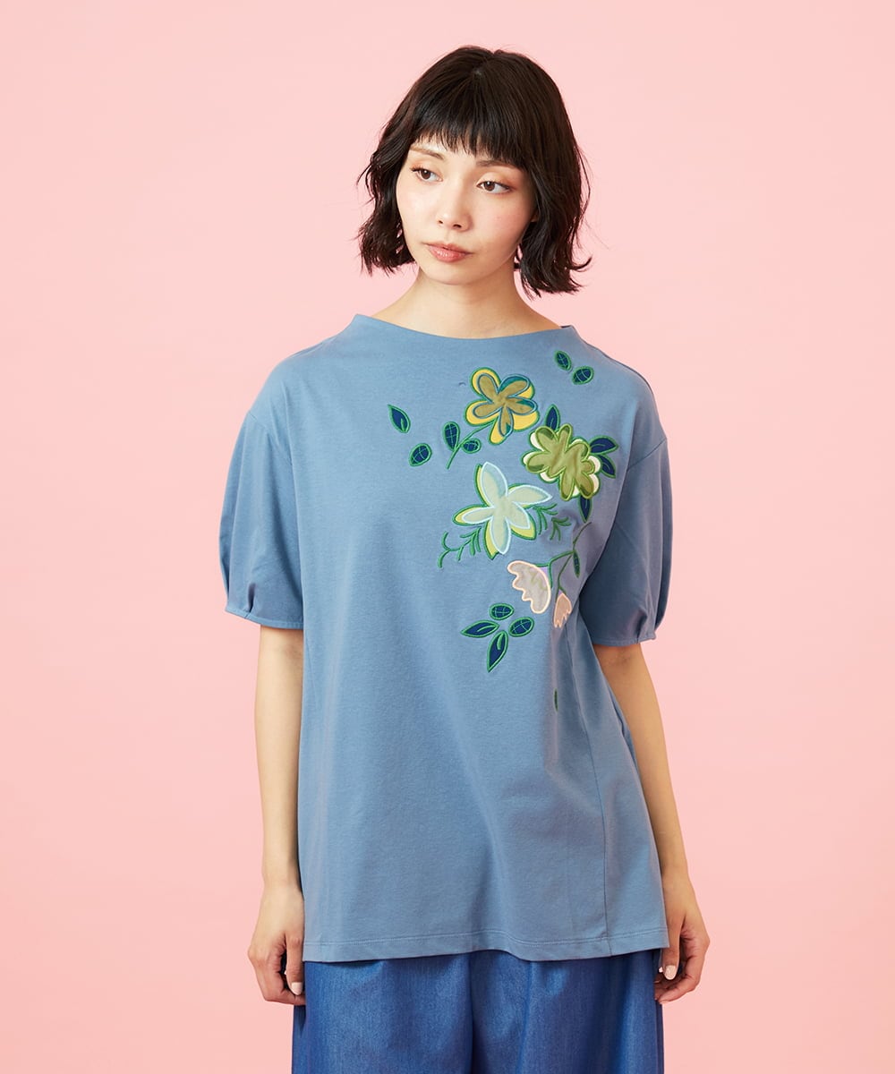 GJKGE45170 Jocomomola(ホコモモラ) 【接触冷感】Fresco 天竺フラワーアップリケTシャツ ブルー