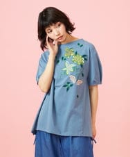 GJKGE45170 Jocomomola(ホコモモラ) 【接触冷感】Fresco 天竺フラワーアップリケTシャツ ブルー
