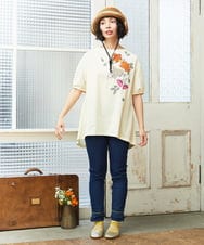 GJKGE45170 Jocomomola(ホコモモラ) 【接触冷感】Fresco 天竺フラワーアップリケTシャツ アイボリー