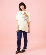GJKGE45170 Jocomomola(ホコモモラ) 【接触冷感】Fresco 天竺フラワーアップリケTシャツ アイボリー