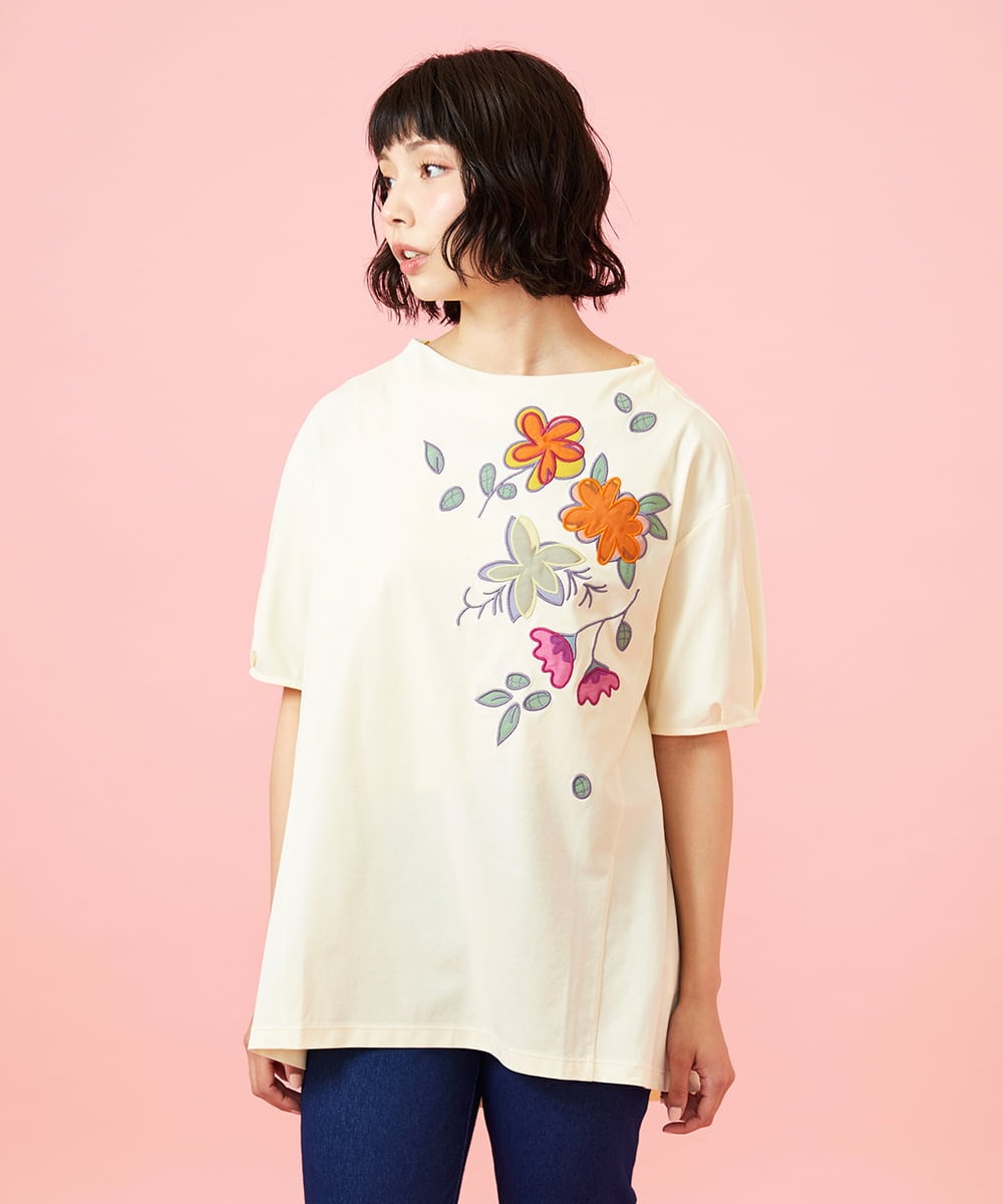 GJKGE45170 Jocomomola(ホコモモラ) 【接触冷感】Fresco 天竺フラワーアップリケTシャツ アイボリー