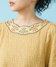 GJKGT45160 Jocomomola(ホコモモラ) Lugarrocoso ジャカードフラワー刺繍カットソー マスタード