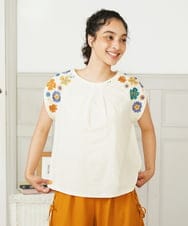 GJKHA31180 Jocomomola(ホコモモラ) Escala floral フラワー刺繍パフスリーブTシャツ アイボリー