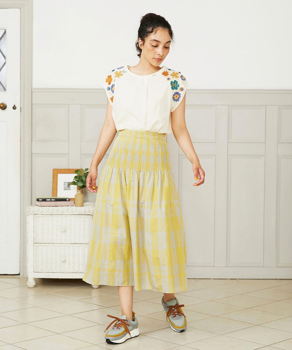 GJKHA31180 Jocomomola(ホコモモラ) Escala floral フラワー刺繍パフスリーブTシャツ アイボリー