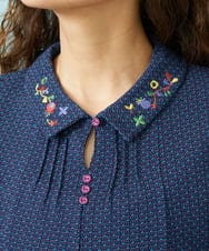 GJKHD32160 Jocomomola(ホコモモラ) Salpicar 襟付きドットジャカードフラワー刺繍カットソー ネイビー