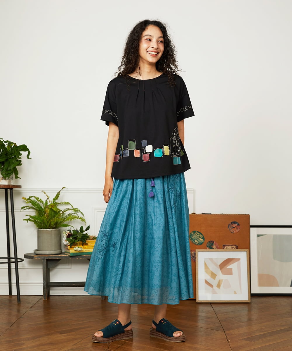 GJKJA02180 Jocomomola(ホコモモラ) 【接触冷感】Puerta de sol クラフト刺繍カットソー ブラック