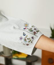 GJKJA33160 Jocomomola(ホコモモラ) フラワー刺繍ドッキングカットソー グリーン