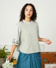 GJKJA33160 Jocomomola(ホコモモラ) フラワー刺繍ドッキングカットソー ライトグレー