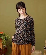 GJKJB42160 Jocomomola(ホコモモラ) Petalo フラワープリントカットソー ブラック