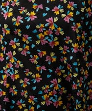 GJKJB42160 Jocomomola(ホコモモラ) Petalo フラワープリントカットソー ブラック