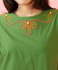 GJKJD03160 Jocomomola(ホコモモラ) 【接触冷感】Aves 刺繍カットソー グリーン