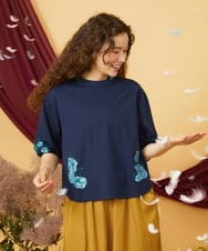 GJKJD32150 Jocomomola(ホコモモラ) 【接触冷感】Amigo フラワー刺繍プリントカットソー ネイビー