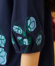 GJKJD32150 Jocomomola(ホコモモラ) 【接触冷感】Amigo フラワー刺繍プリントカットソー ネイビー