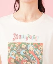 GJKJT70100 Jocomomola(ホコモモラ) Aniversario アーカイブプリントTシャツ アイボリー