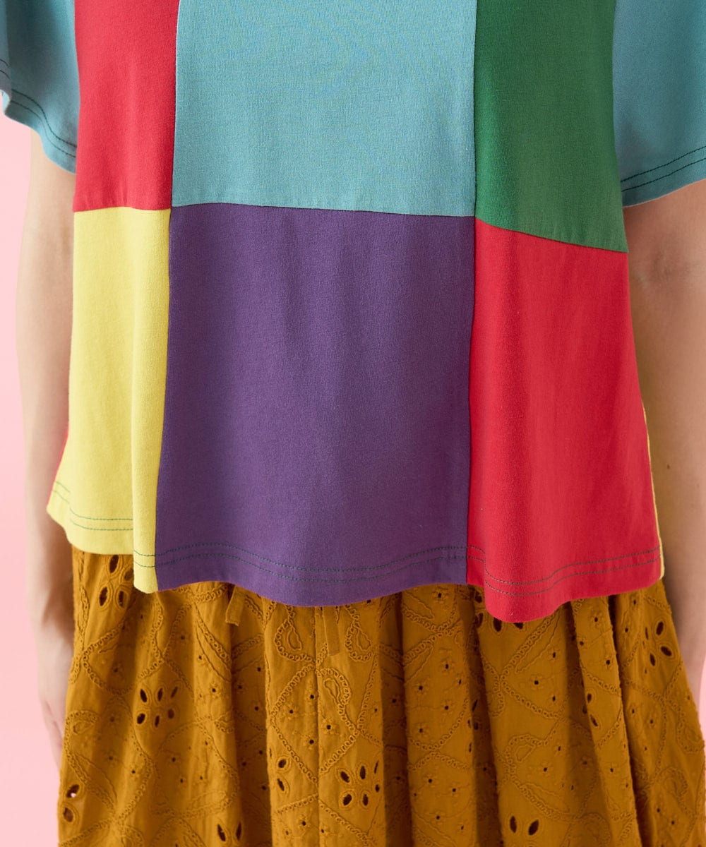 GJKJV01170 Jocomomola(ホコモモラ) CHURROS 刺繍入り配色パッチワークTシャツ ライトブルー