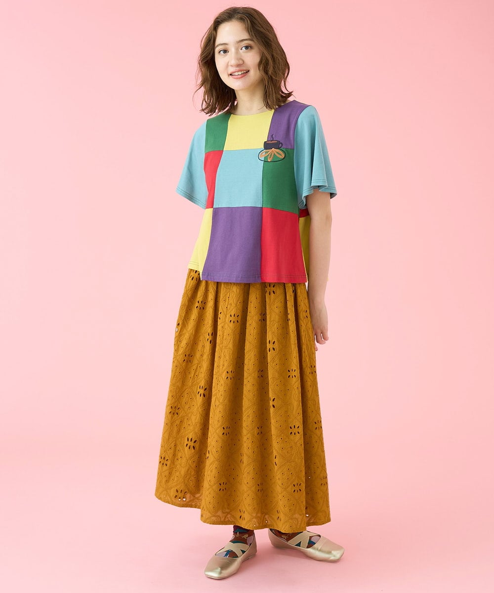 GJKJV01170 Jocomomola(ホコモモラ) CHURROS 刺繍入り配色パッチワークTシャツ ライトブルー
